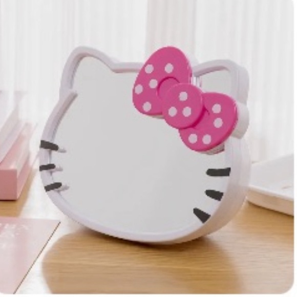 Hello Kitty Makeup Storage Mirror - Picture 7 of 7